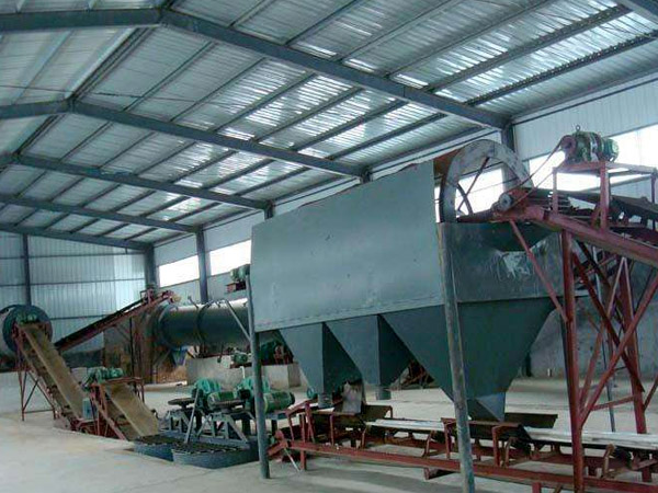 堆制有機(jī)肥需要注意哪些問題？常用的好氧發(fā)酵設(shè)備有哪些？